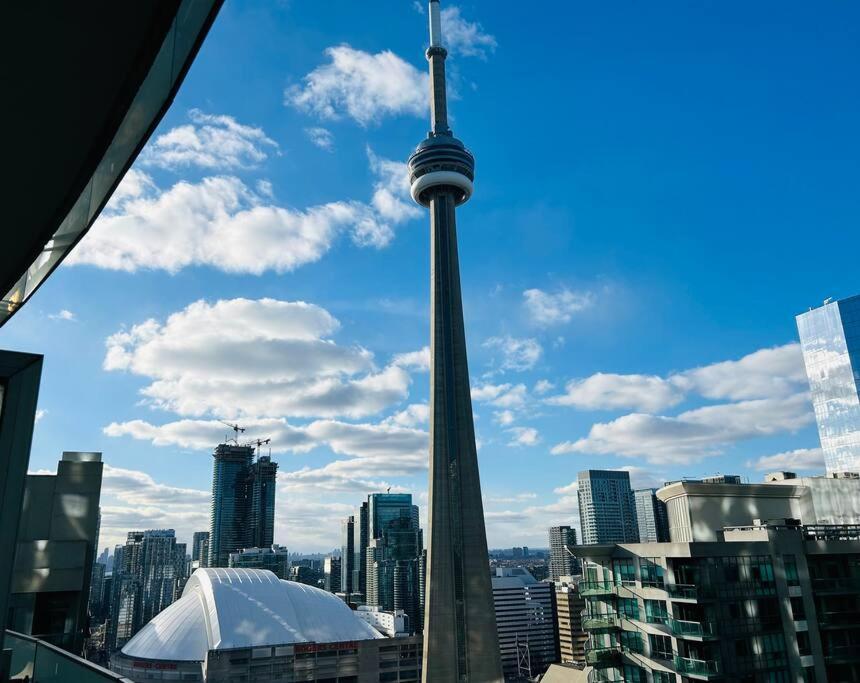 Luxury Condo - Steps To Everything - Balcony View Toronto Exterior foto